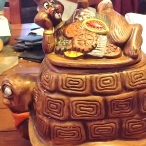 Vintage cookie jar